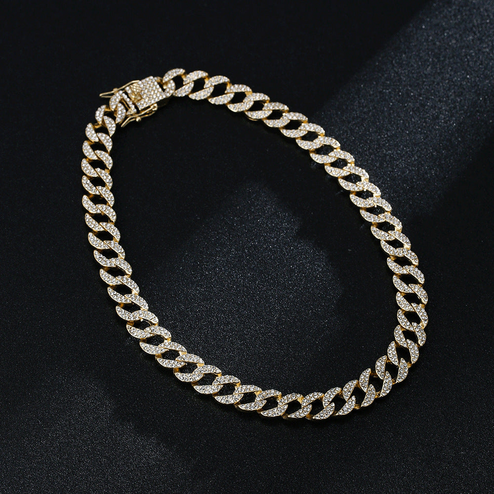 diamond-inlaid-necklace