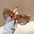 Fashionable Cat-Eye Sunglasses In Bold Contrasting Colors - Viexta
