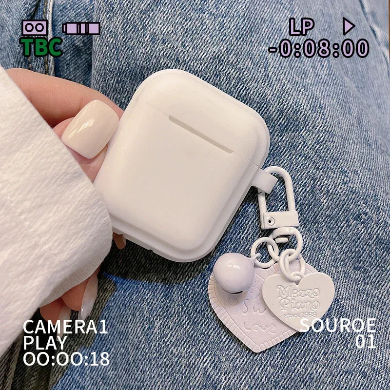 gentle-milky-white-pendant-airpods-protective-cover - Viexta