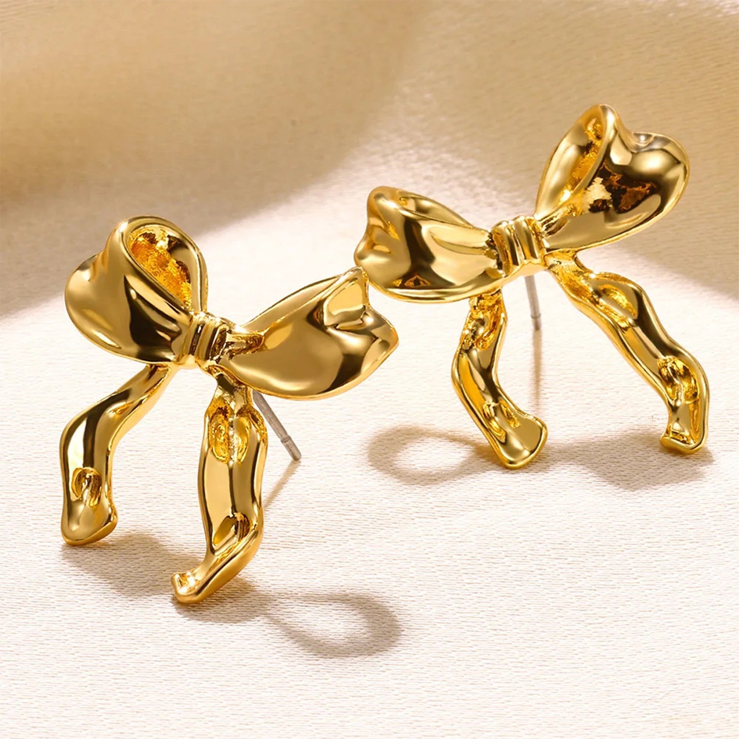 18k Bow Earrings