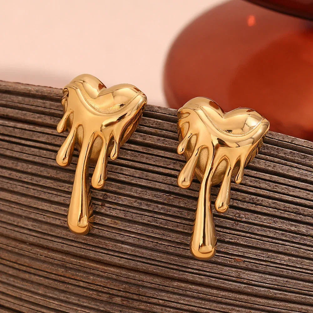 Elegant Heart Stud Earrings - Viexta