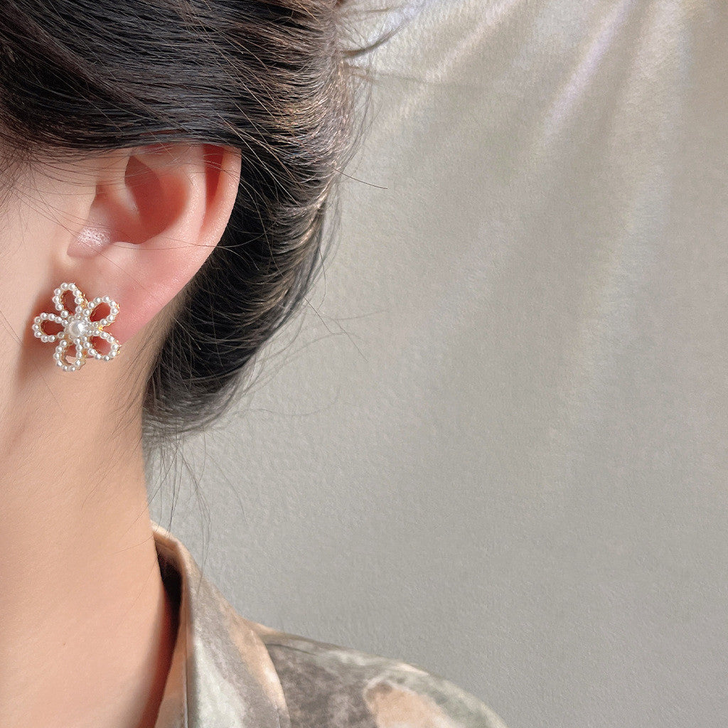Silver Needle Pearl Flower Earrings