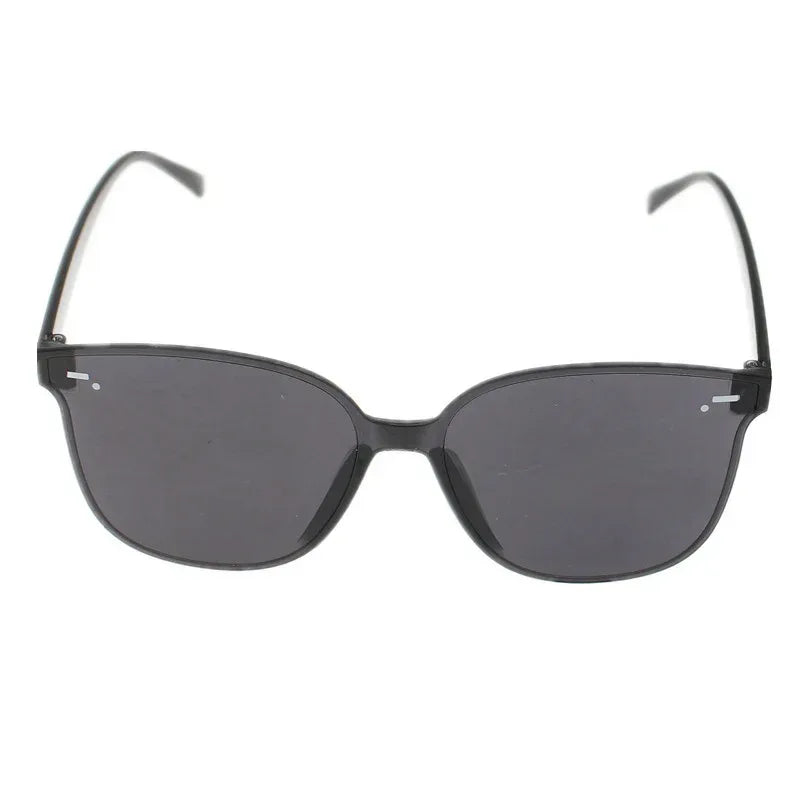 Large Framed Black Sunglasses - Viexta