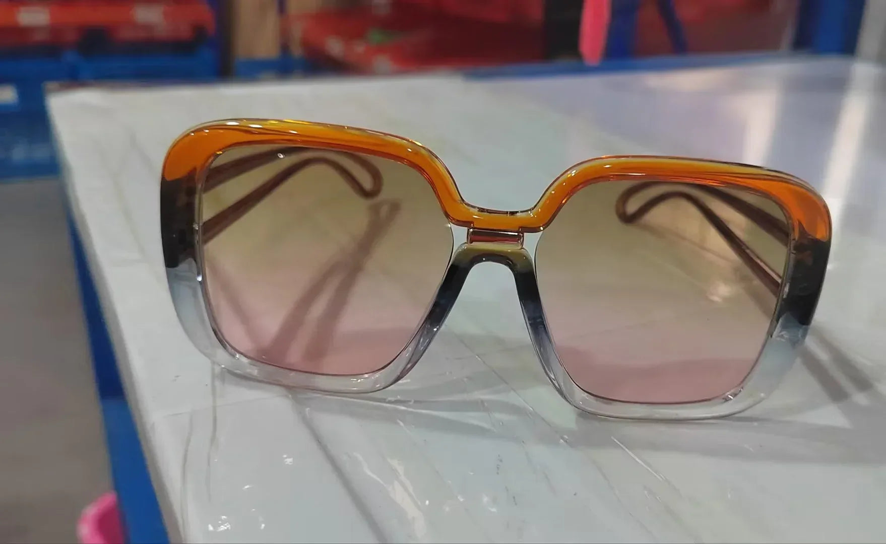 Large frame sunglasses with gradient - Viexta