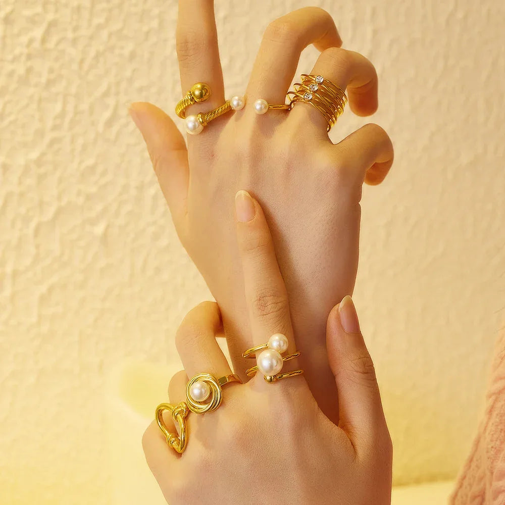 High-End Pearl And Zircon Ring