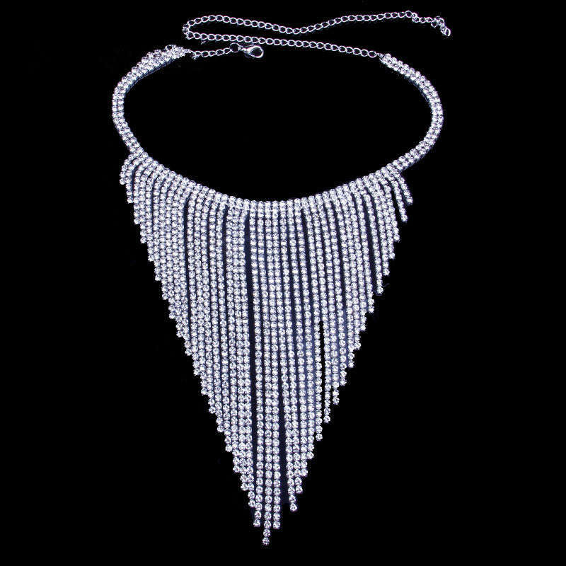 exaggerated-new-diamond-studded-clavicle-chain
