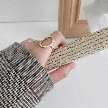 18k Hollow oval Ring