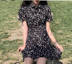 Daisy-print Chic Dress - Viexta