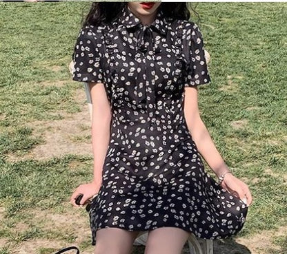 Daisy-print Chic Dress