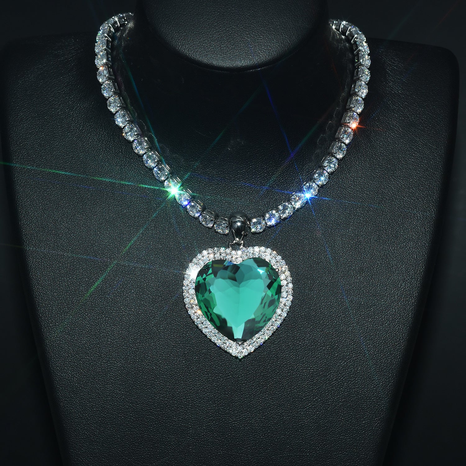 trendy-new-diamond-necklace