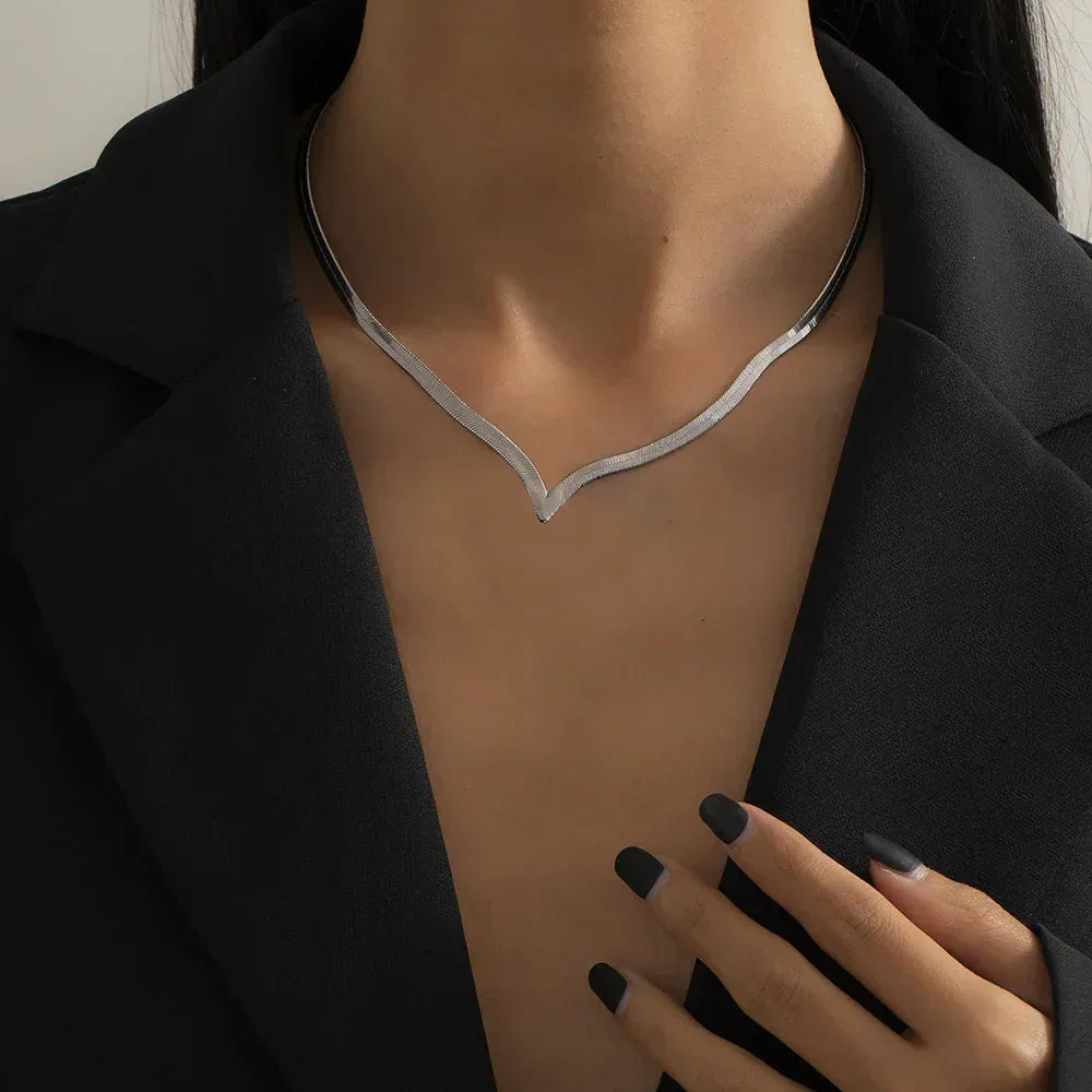 frosty-wind-single-layer-winding-snake-bone-necklace - Viexta