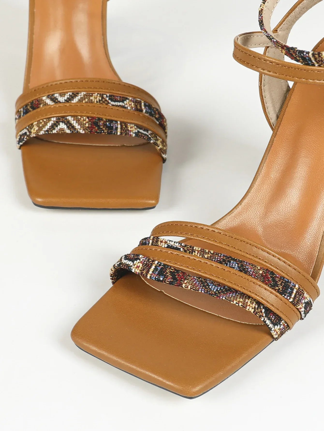 Ladies Vintage Weave Square Chunky Heel - Viexta