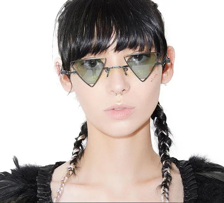Punk wind triangle hollow sunglasses - Viexta