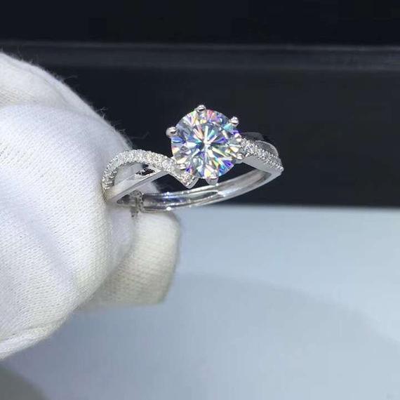 zircon-engagement-ring - Viexta