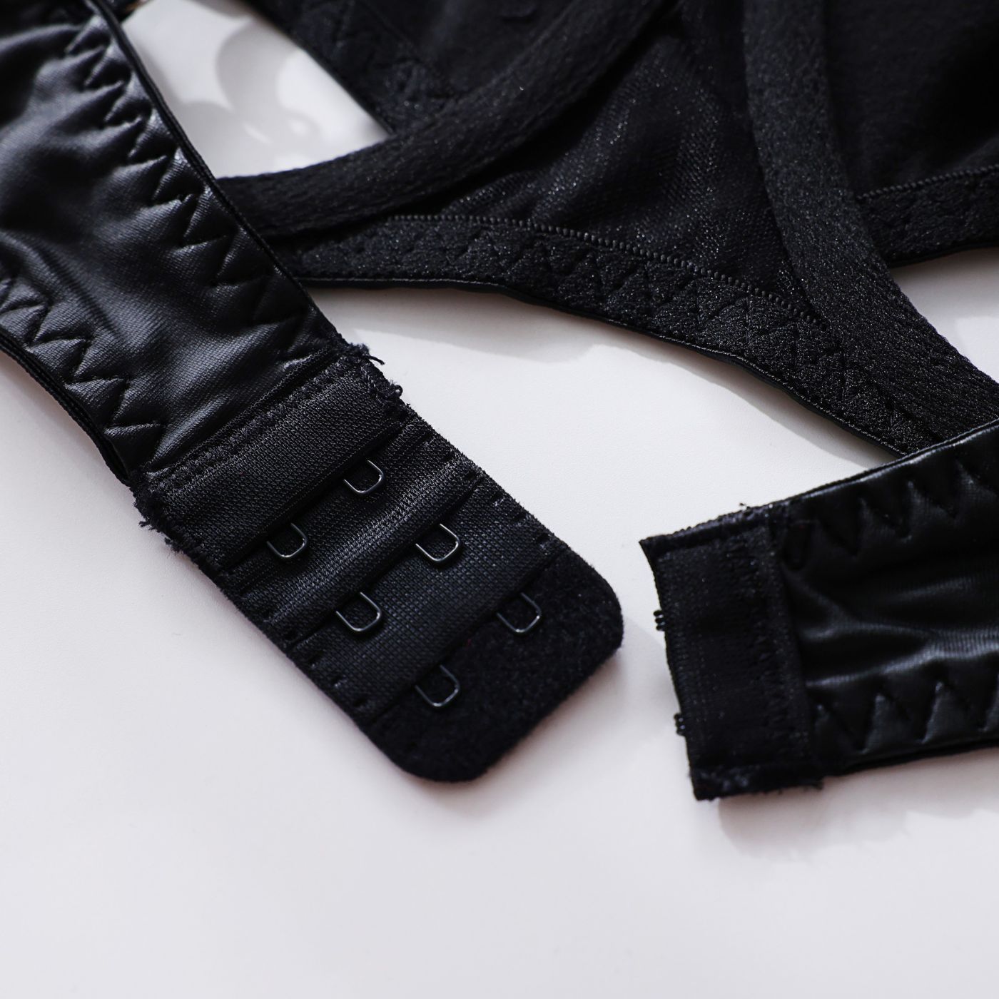 lingerie-leather-patent-leather-seductive-set