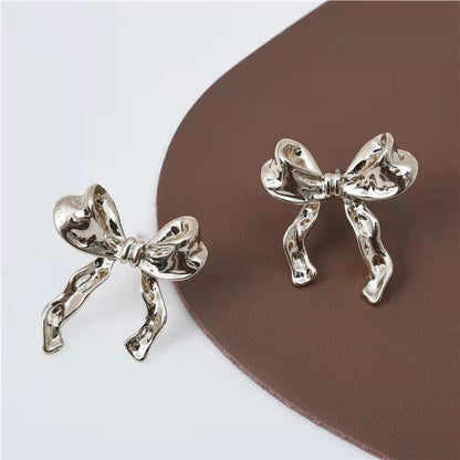 18k Bow Earrings