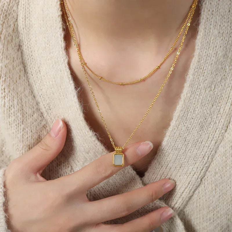 White Sea Shell Titanium Steel Gold-plated Necklace - Viexta