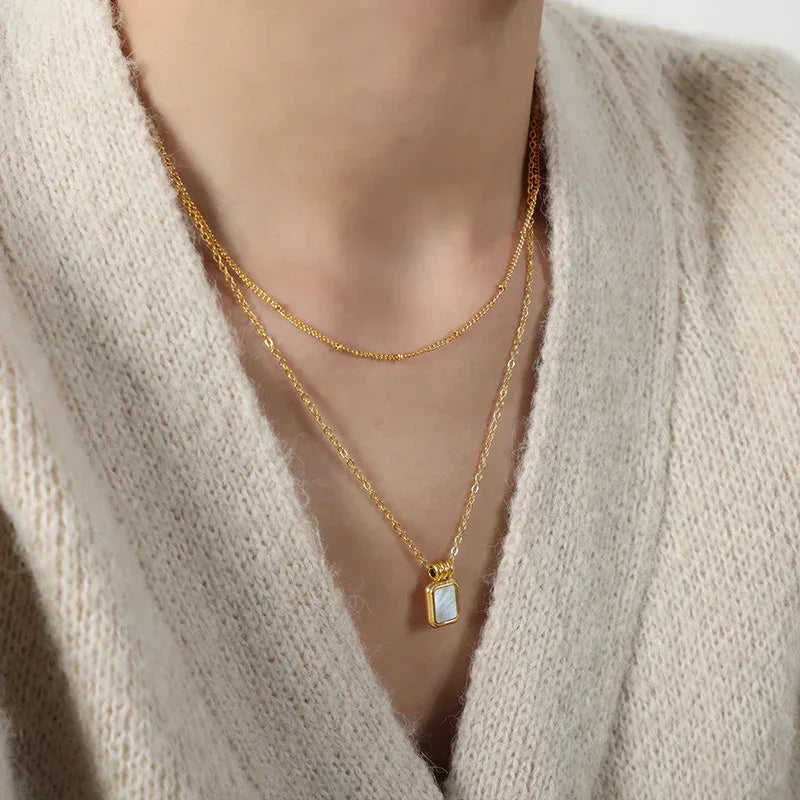 White Sea Shell Titanium Steel Gold-plated Necklace - Viexta