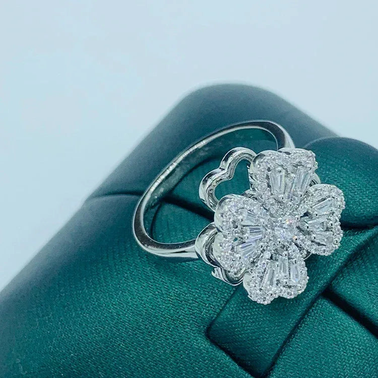 Rotating Zircon Four-leaf Clover Neckpiece - Viexta