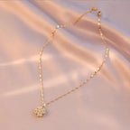 Rotating Zircon Four-leaf Clover Neckpiece - Viexta