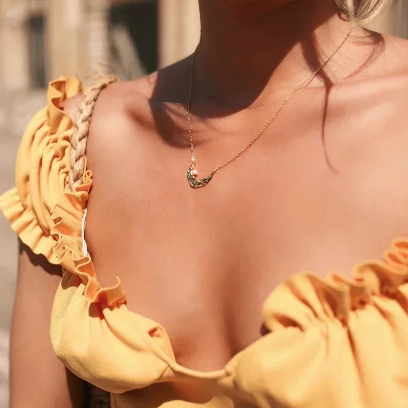 Crescent Clavicle Chain - Viexta