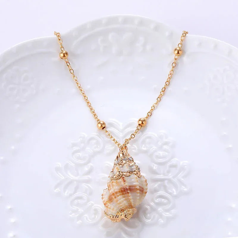 Women's Beach Shell Gold-plated Edge Pendant Necklace - Viexta