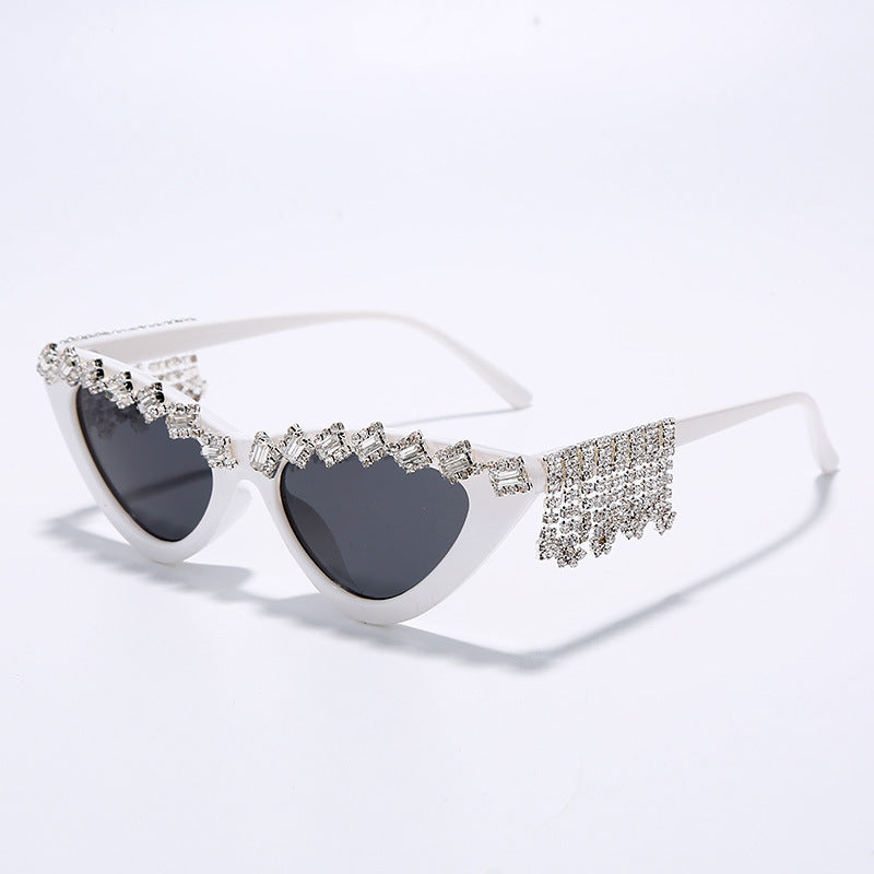 Metal Hinge Personality Fashion Cat Eye Sunglasses Transparent Ocean Piece Triangle Handmade Rhinestone Sunglasses Sunglasses