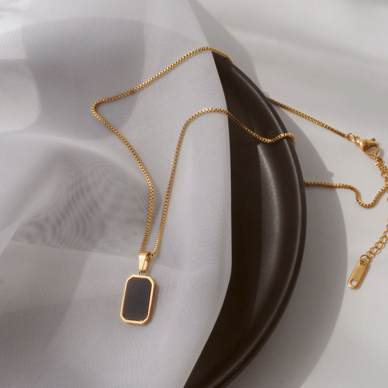 Niche 18K Gold Black Necklace