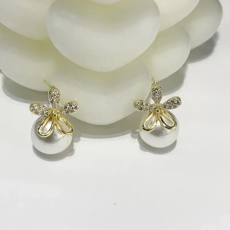 Pearl Flower High-end Small Fragrance Earrings - Viexta