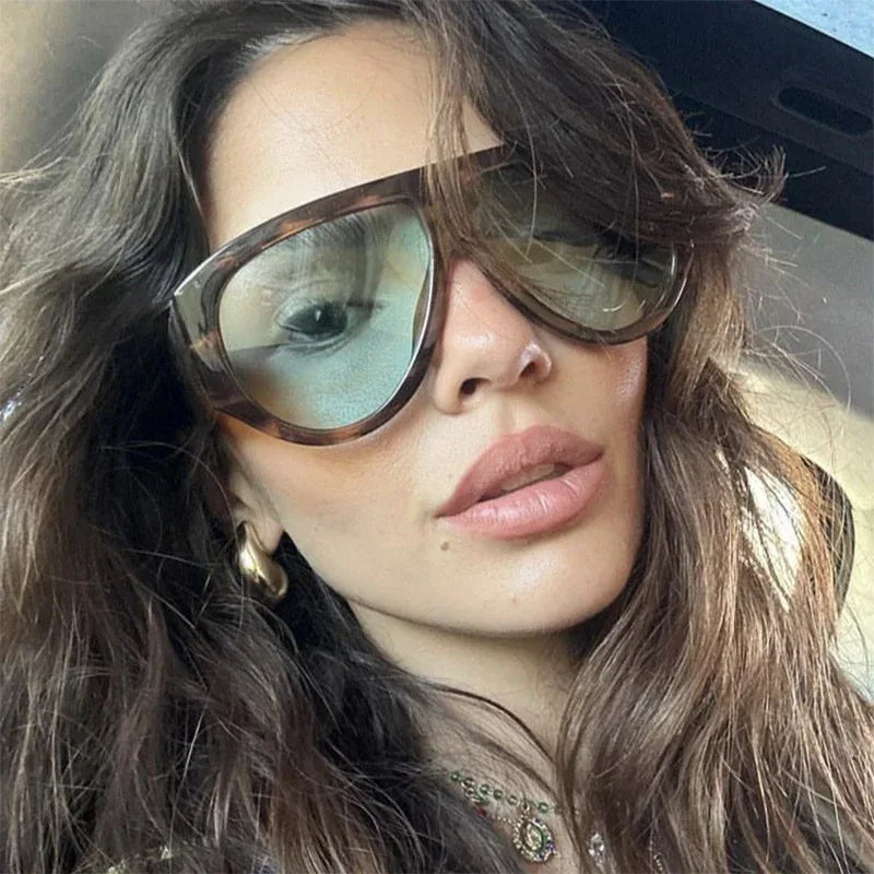 Women's Fashionable Sunglasses - Viexta
