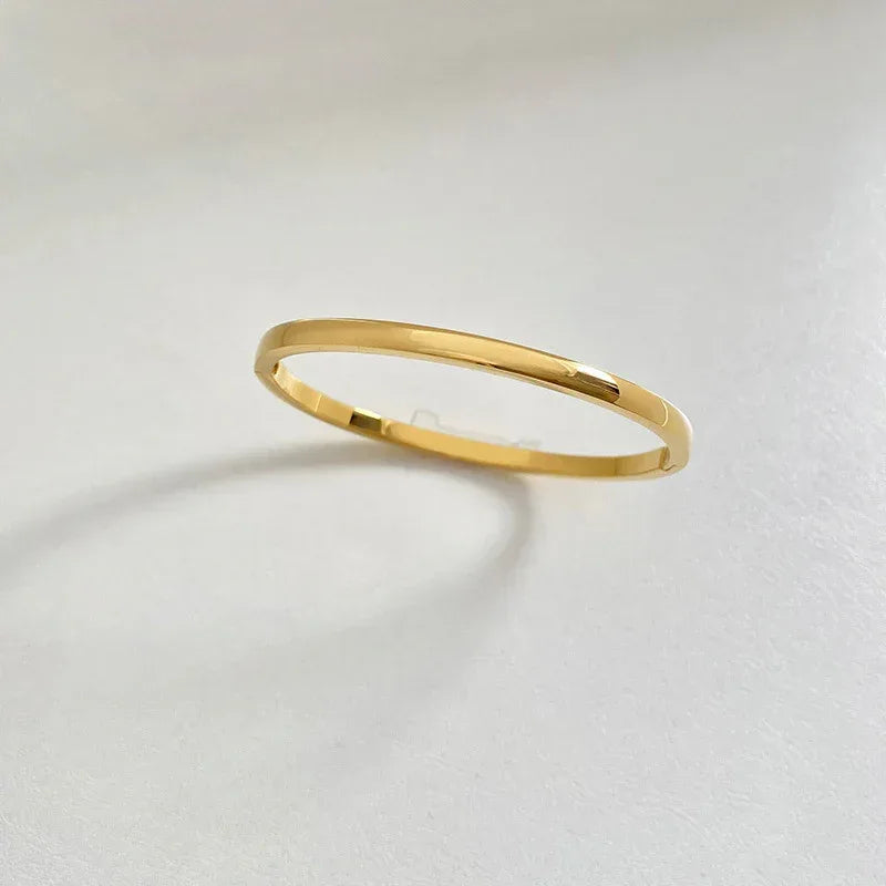 Retro Minimalistic Buckle Bracelet - Viexta