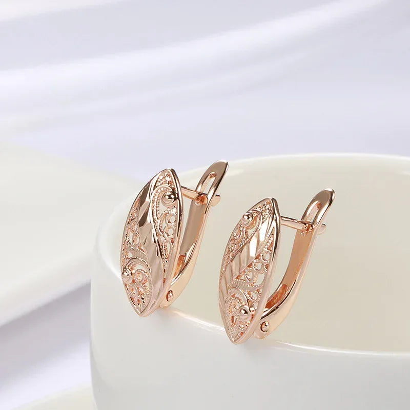 Hollow Pattern Heart-shaped Earrings - Viexta