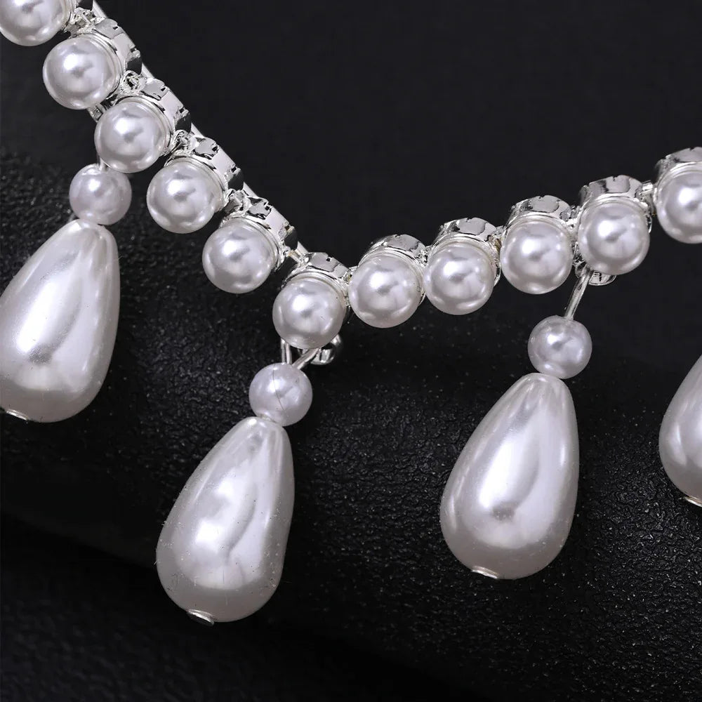 Elegant Bridal Headpiece With Toothed Waterdrop Design