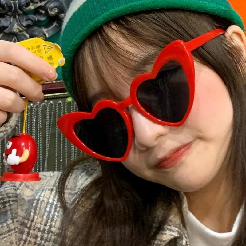 Large Frame Heart Statement Glasses - Viexta