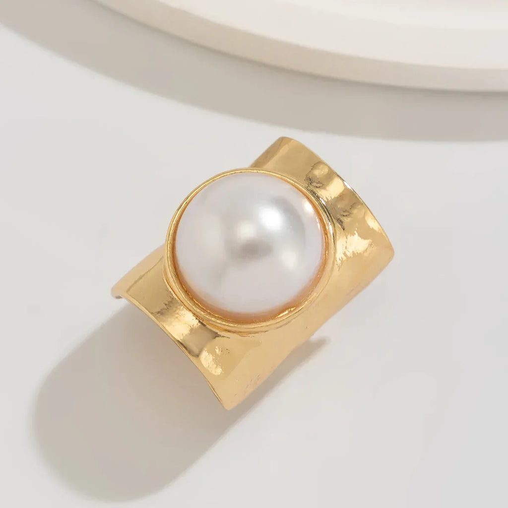 exaggerated-inlaid-large-pearl-wide-ring - Viexta