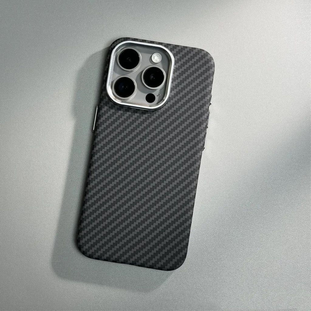 carbon-fiber-pattern-magnetic-suction-drop-resistant-iphone-cover - Viexta