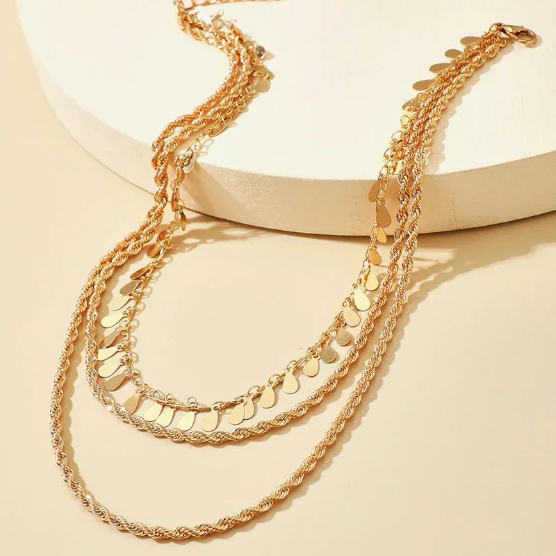 Multi-layer Hemp Flowers Drop-shaped Necklace - Viexta