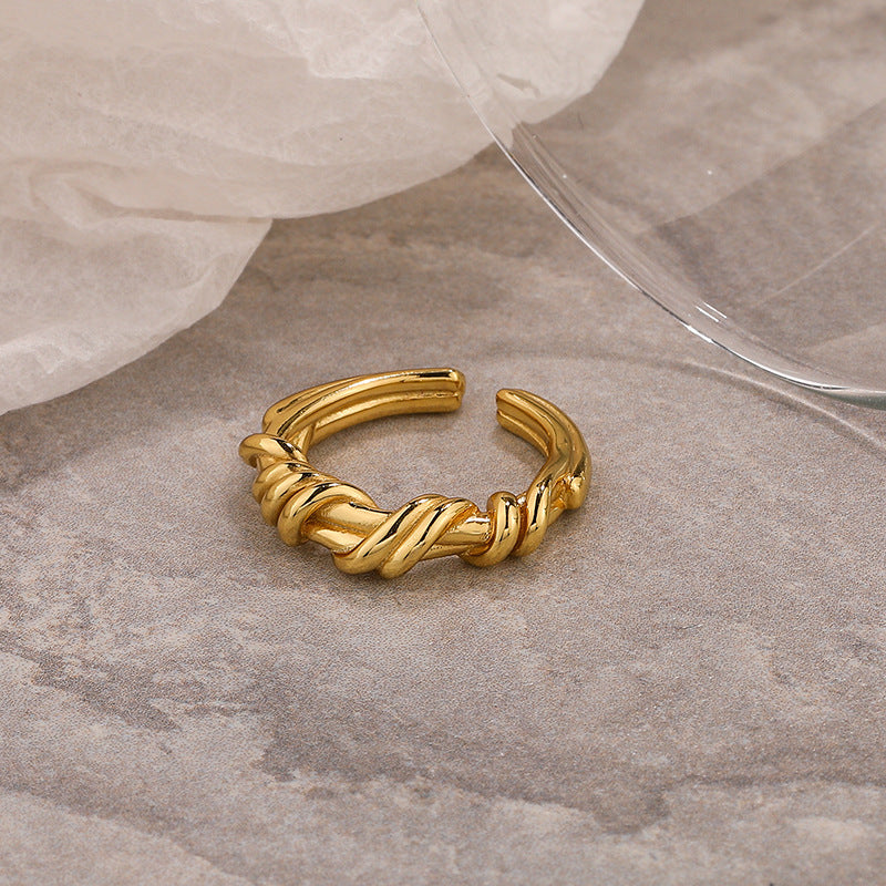 18k Twist Knot Ring