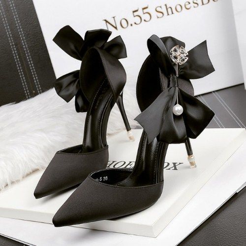 pointed-high-heels