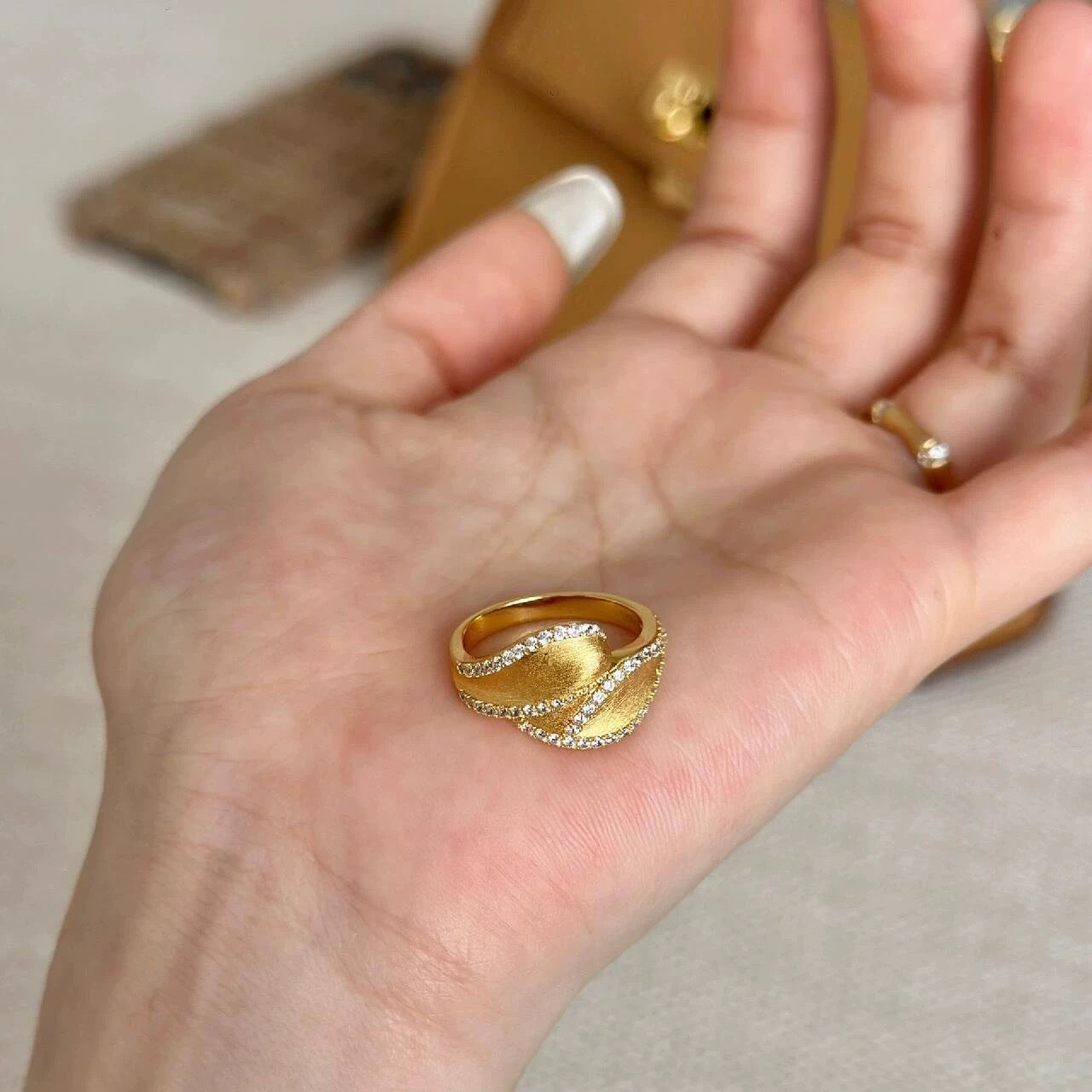 Antique Brushed Leaves Ring