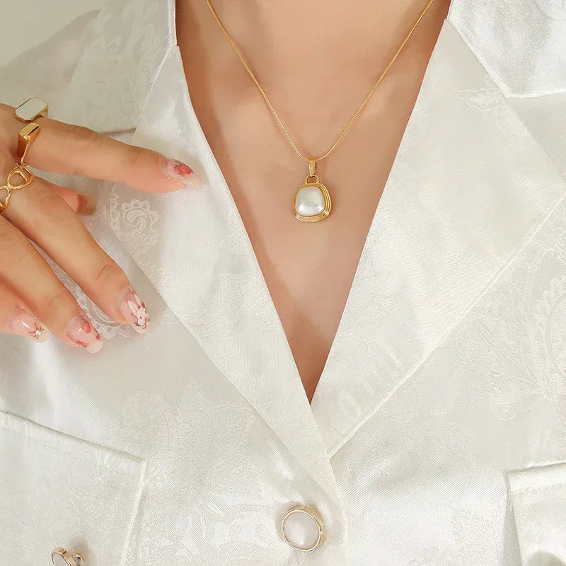 womens-pearl-pendant-necklace - Viexta