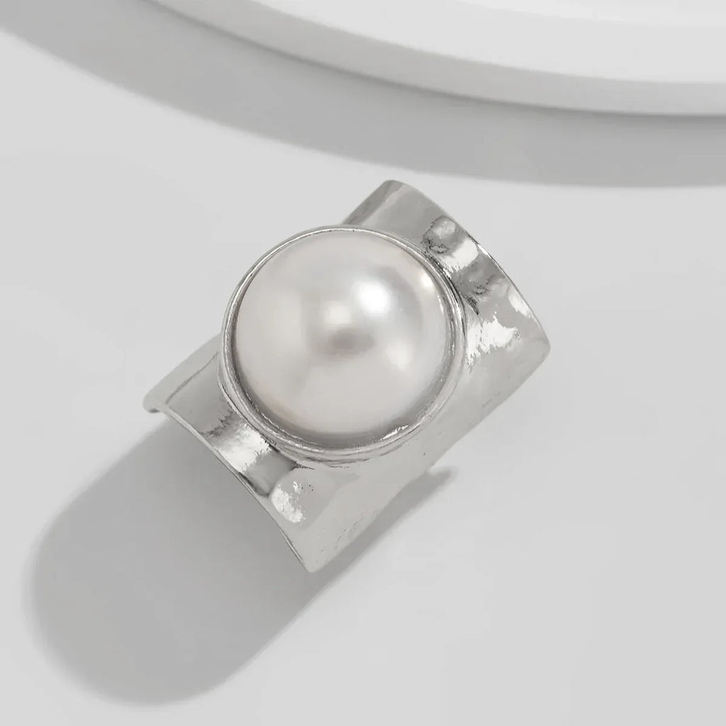 exaggerated-inlaid-large-pearl-wide-ring - Viexta