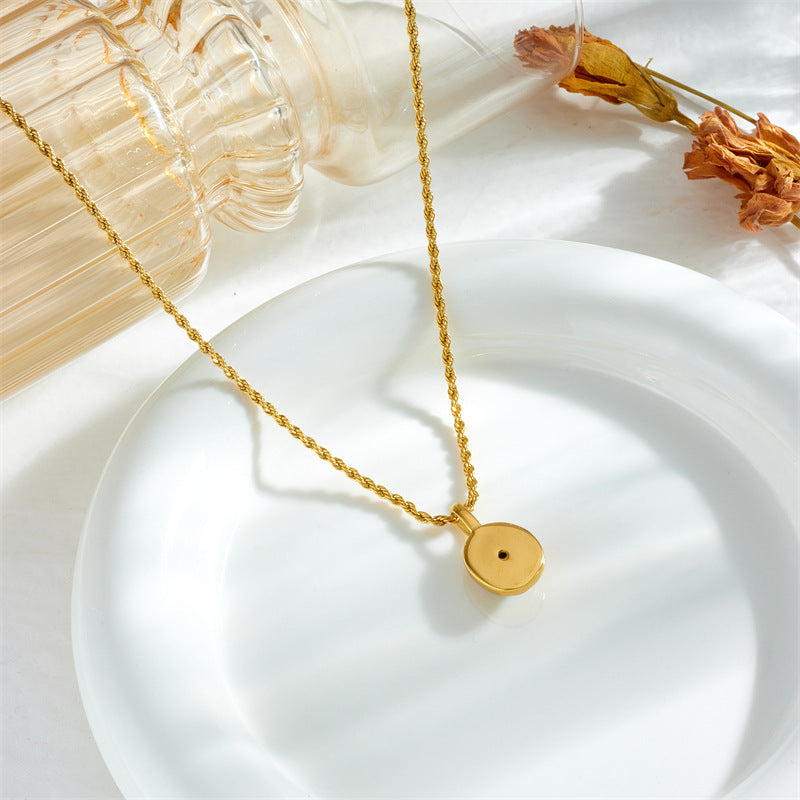 black-and-white-metal-vintage-hemp-flowers-chain-necklace