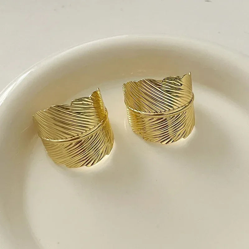 Retro Hong Kong Golden Versatile Earrings - Viexta