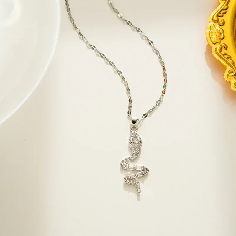 Titanium Steel Women's Zircon Clavicle Chain - Viexta