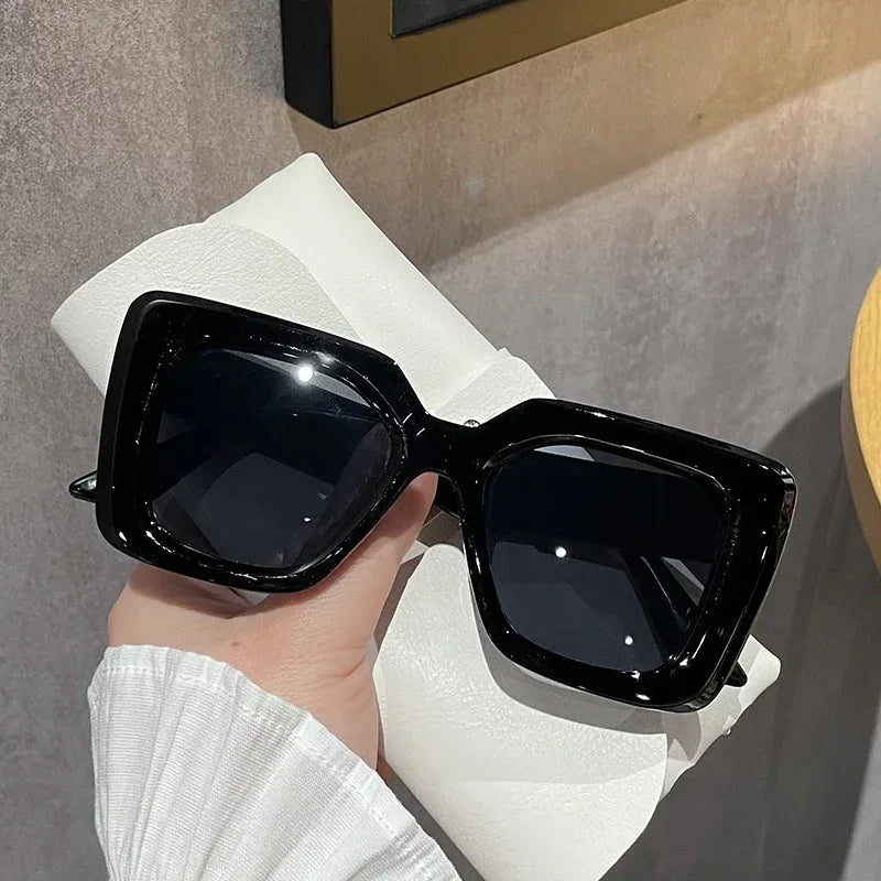 Classic Black Frame Travel Glasses - Viexta