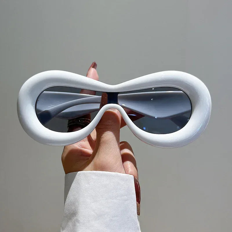 Stylish One-piece Sunglasses With Wide Brims - Viexta
