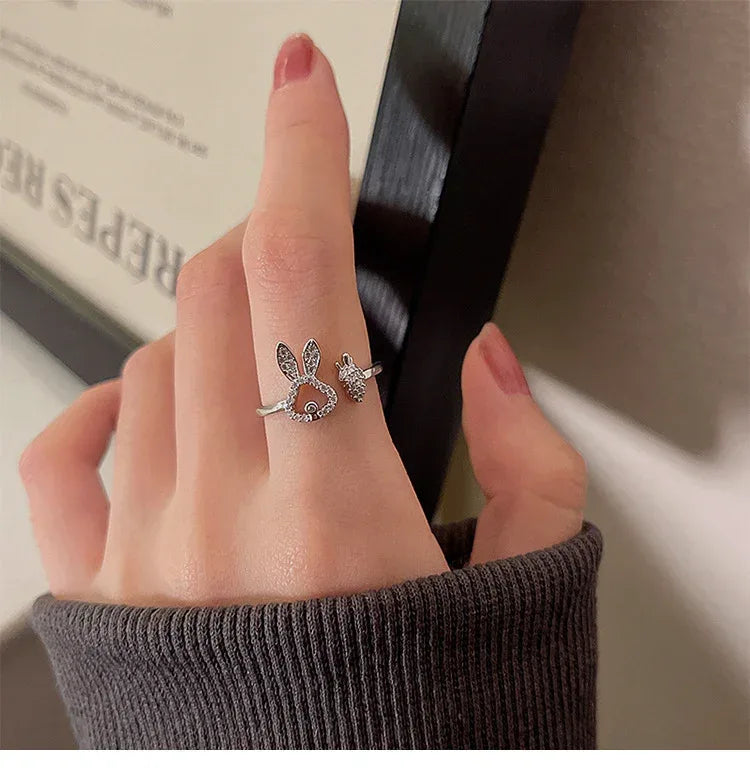 Asymmetric Carrot Rabbit Ring - Viexta