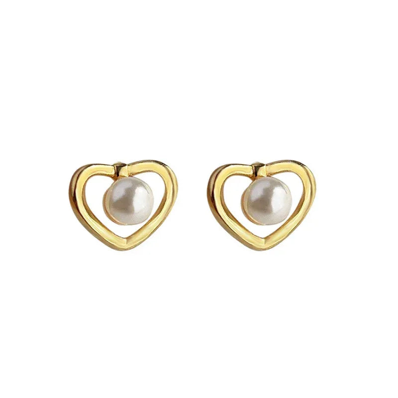 heart-pearl-stud-earrings - Viexta