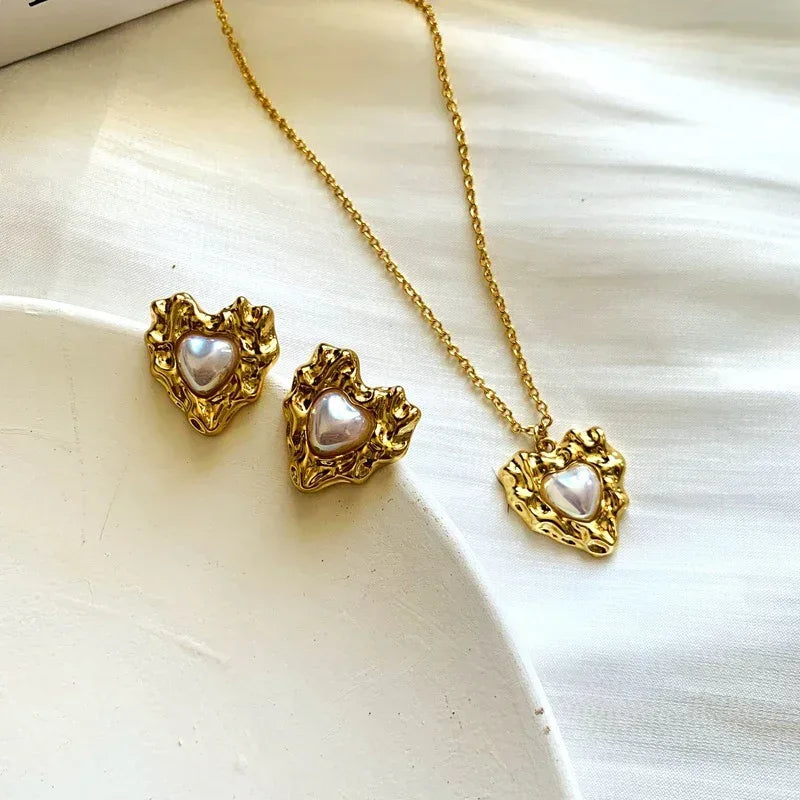 18k Gold French Heart-shaped Ear Studs - Viexta